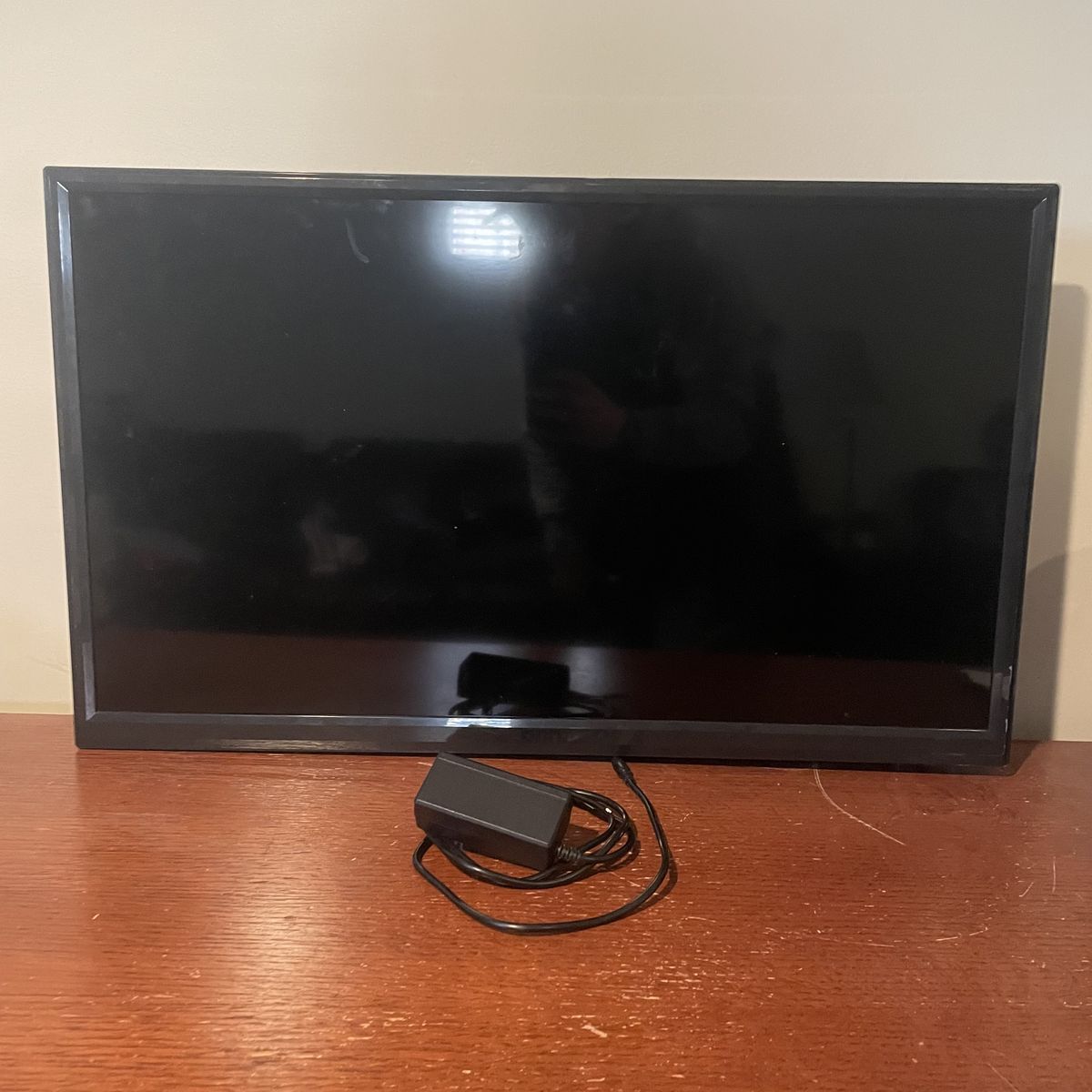 31 Flat Screen TV + Fire TV Stick = Smart TV !