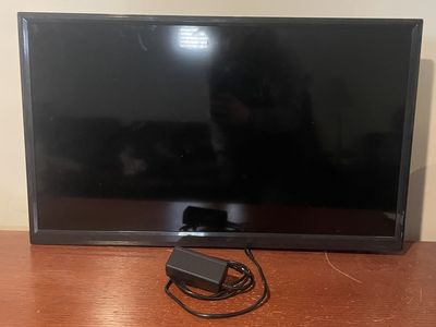 31 Flat Screen TV + Fire TV Stick = Smart TV !