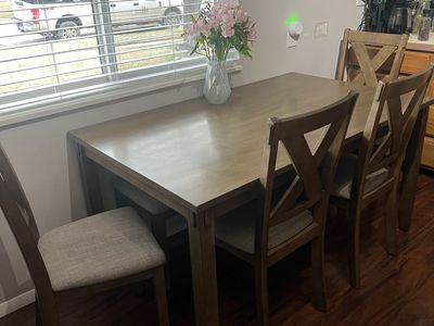 GREAT DINNING TABLE SET!