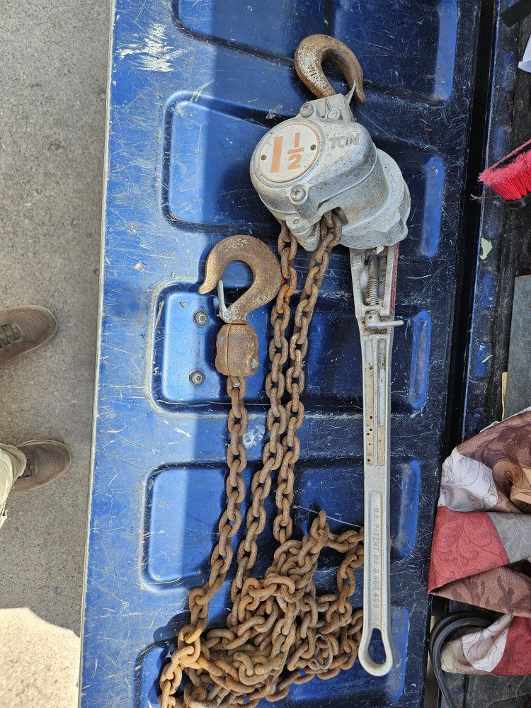 Vintage 1.5 Ton Chain Hoist / Come-Along Pulley System - Heavy Duty Lifting Equipment
