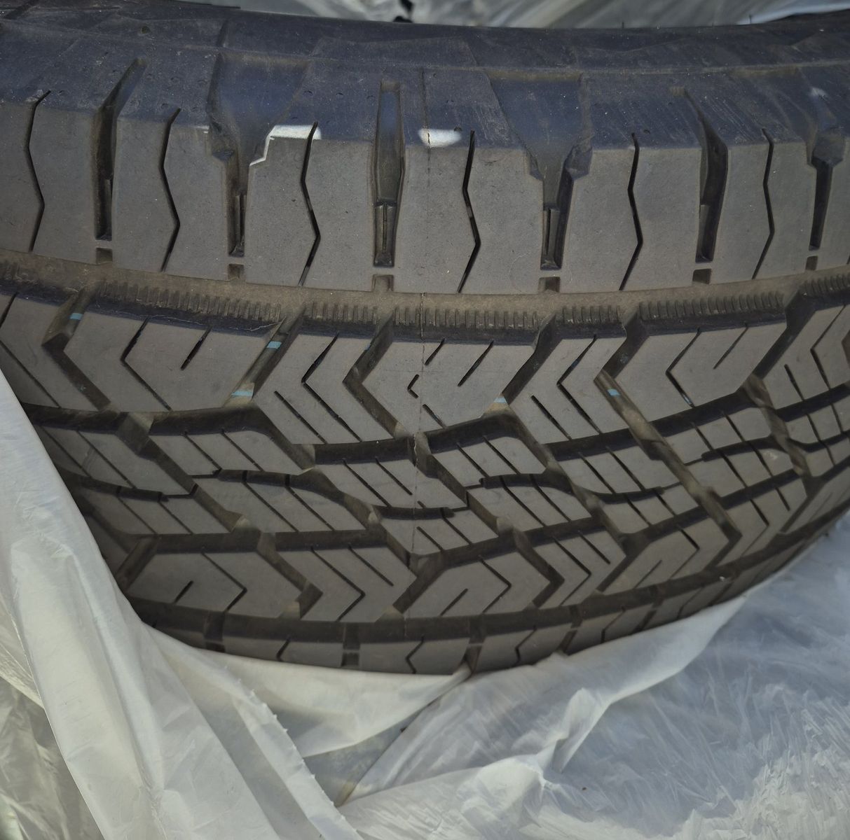 Continental 4 Tires TerrainContact A/T 265 60 18