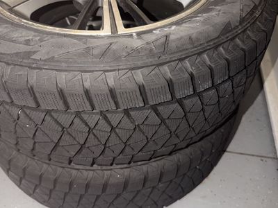 Blizzak dm-v2 (235/65 R17), on MB wheels (5x114.3mm bolt pattern)