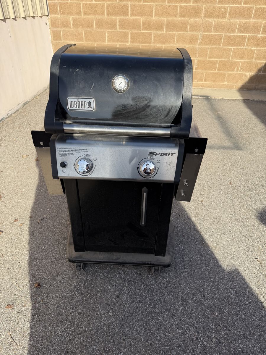 Weber  2 burner spirit