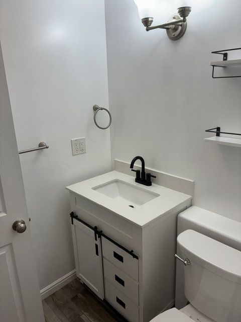 Main image 10