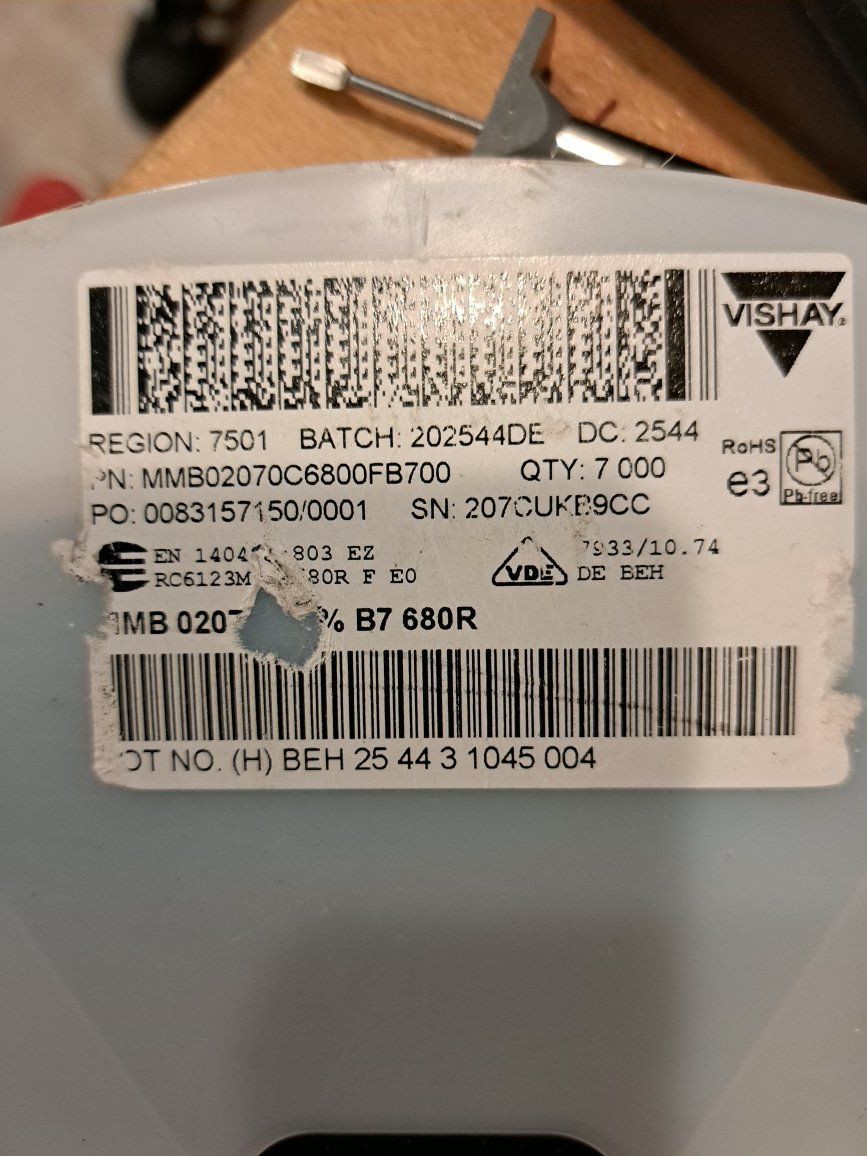 Vishay MMB02070C6800FB700 Film Resistors - 7,000 pcs, RoHS Compliant, Lead-Free
