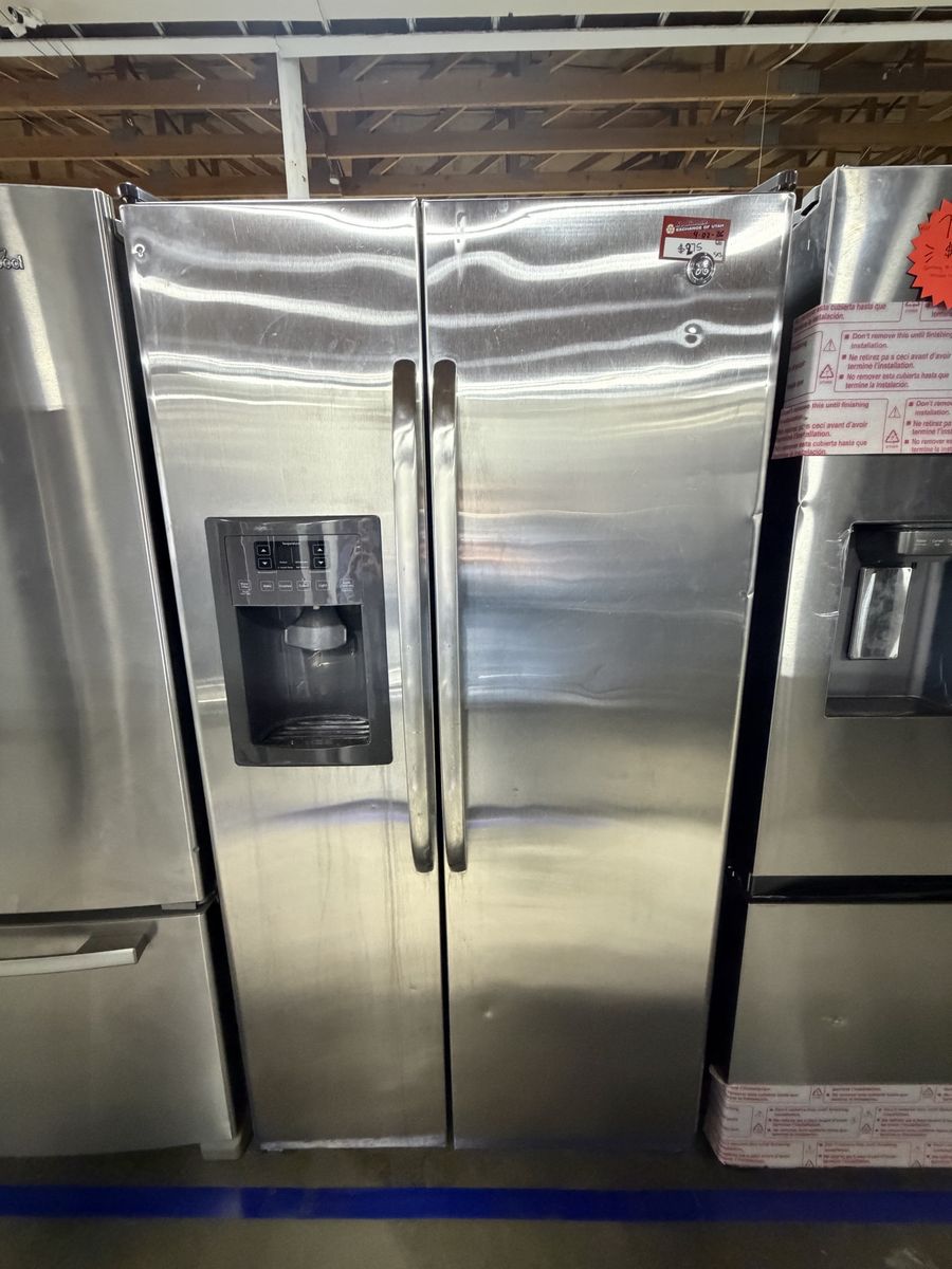 BEST DEALS AROUND! GE SIDE BY SIDE FRIDGE