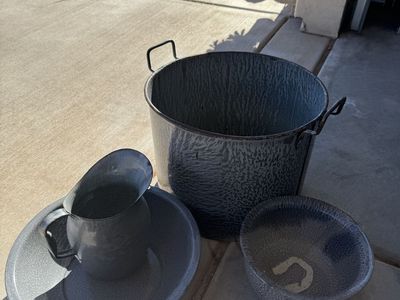 Vintage Gray Enamelware Granite Ware Pitcher, Basin, Bowl, and Large Pot/Bucket Set