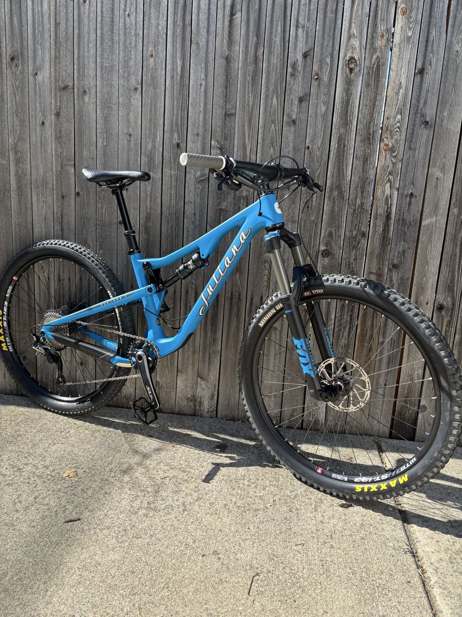 Juliana Furtado Carbon