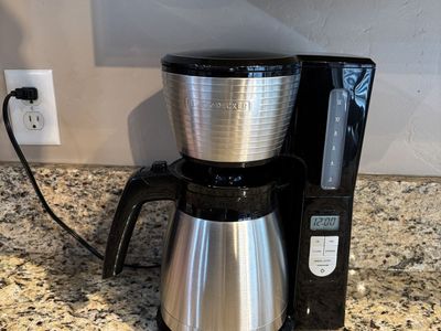 Black + Decker 12 Cup Coffee Machine