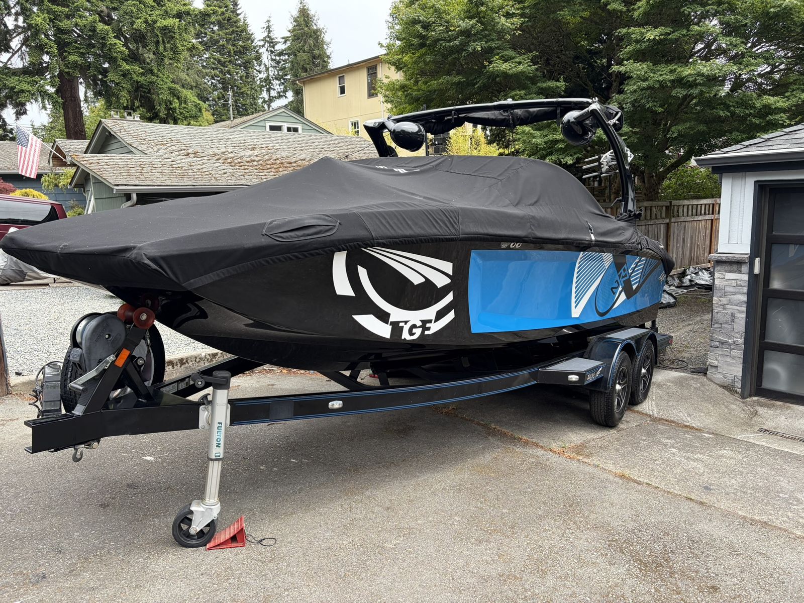 2016 Tigé RZ2 Premium Wake & Surf Boat