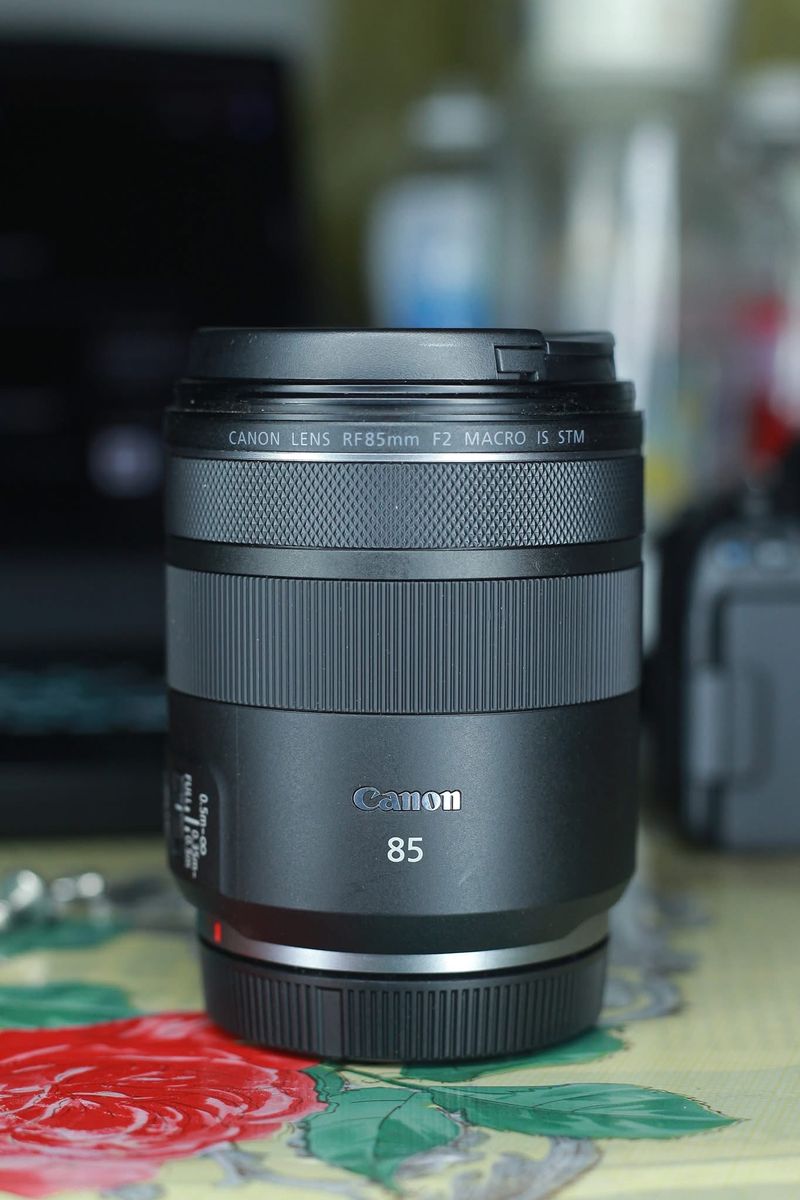 Canon RF 85