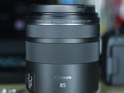 Canon RF 85