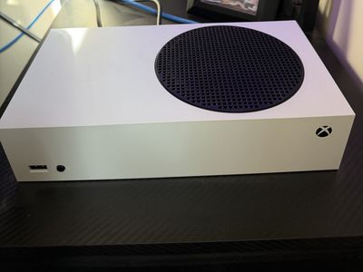 Xbox Series S512 Gb 32 Inch Monitor 120 Hearts