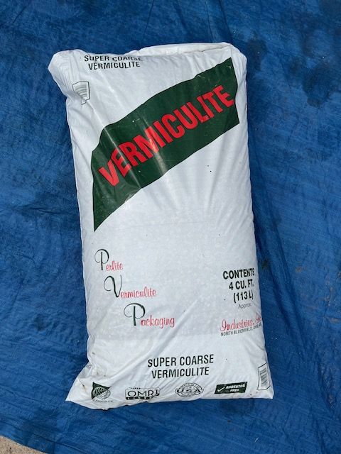 Vermiculite 4 Cu Ft bags Coarse and Extra Coarse