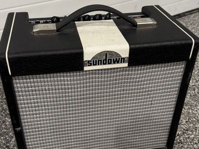Sundown Champ 35 Guitar Amplifier - Black/White Combo Amp