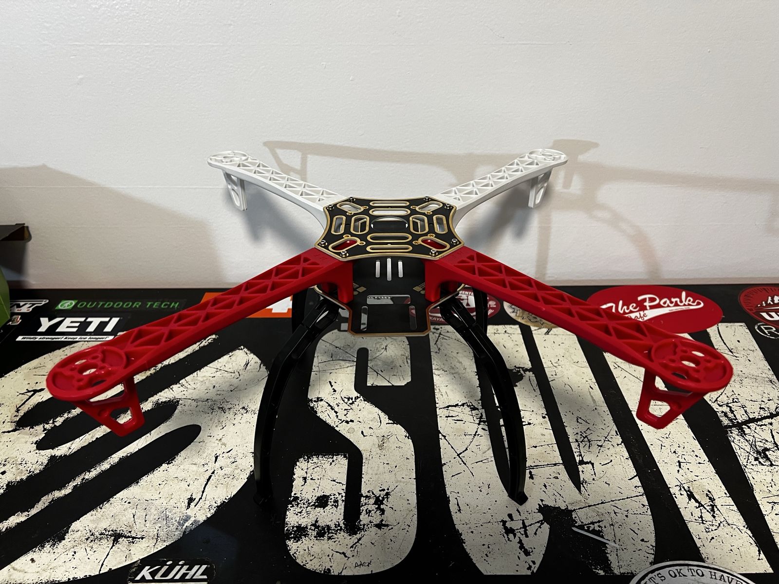 450mm Quadcopter Drone Frame Kit - Red & White Arms, Landing Gear