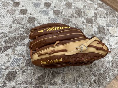 Mizuno Classic Fastpitch Glove