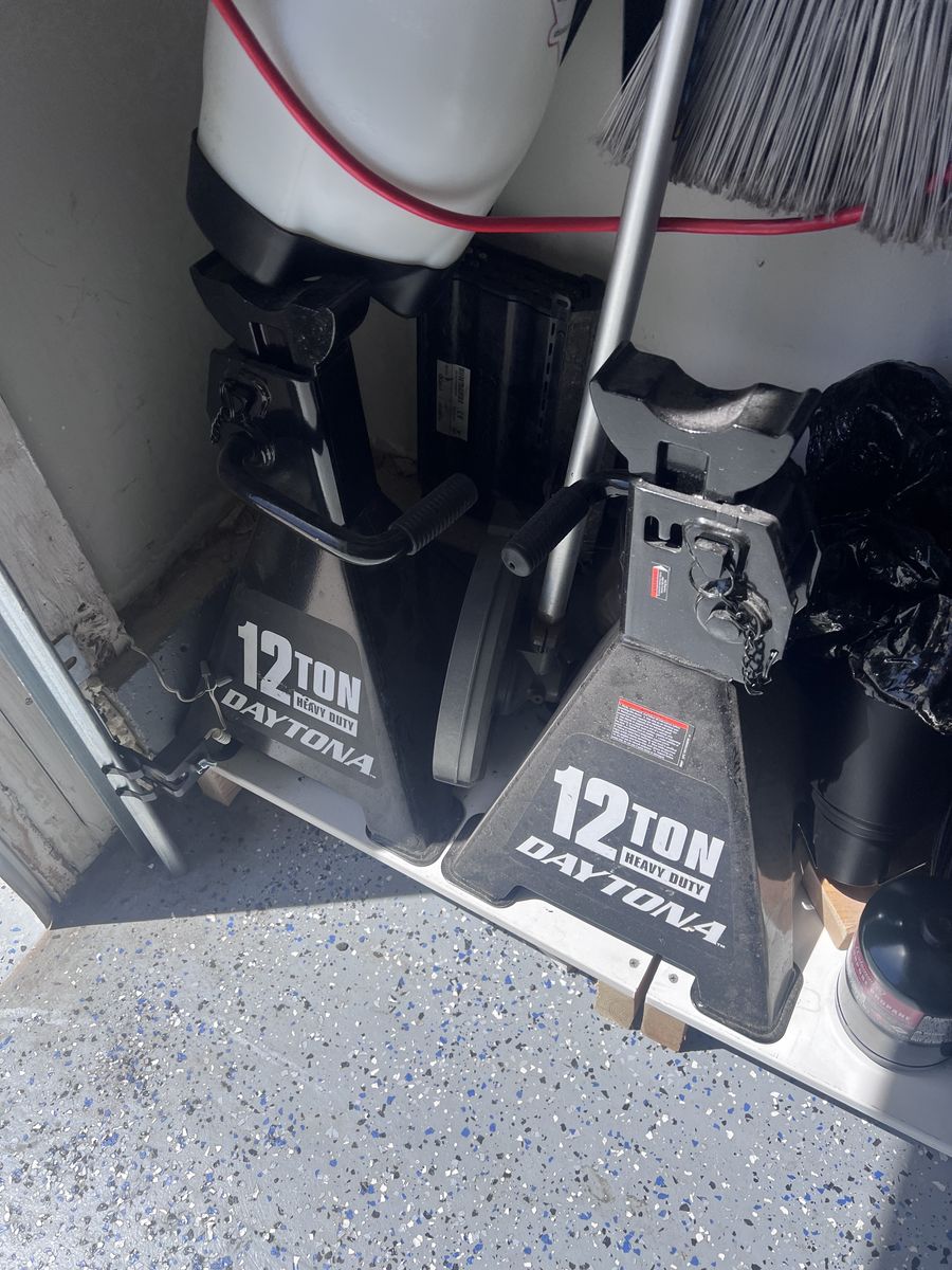 Jack stands