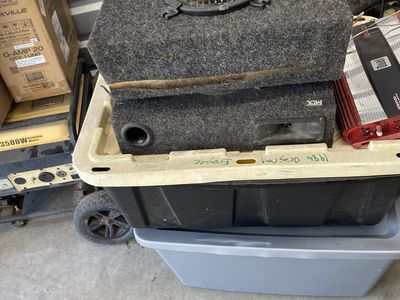Dual 600 watt amp /MTA subs truck box.2 Duel 800 watt 12’s