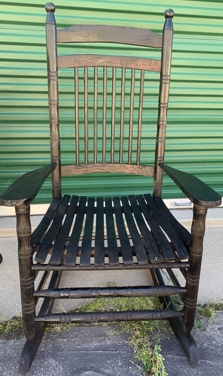BEAUTIFUL CRACKER BAREL ROCKING CHAIR