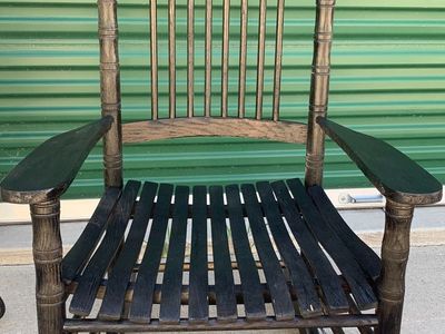 BEAUTIFUL CRACKER BAREL ROCKING CHAIR