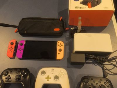 Nintendo switch OLED w/ accessories