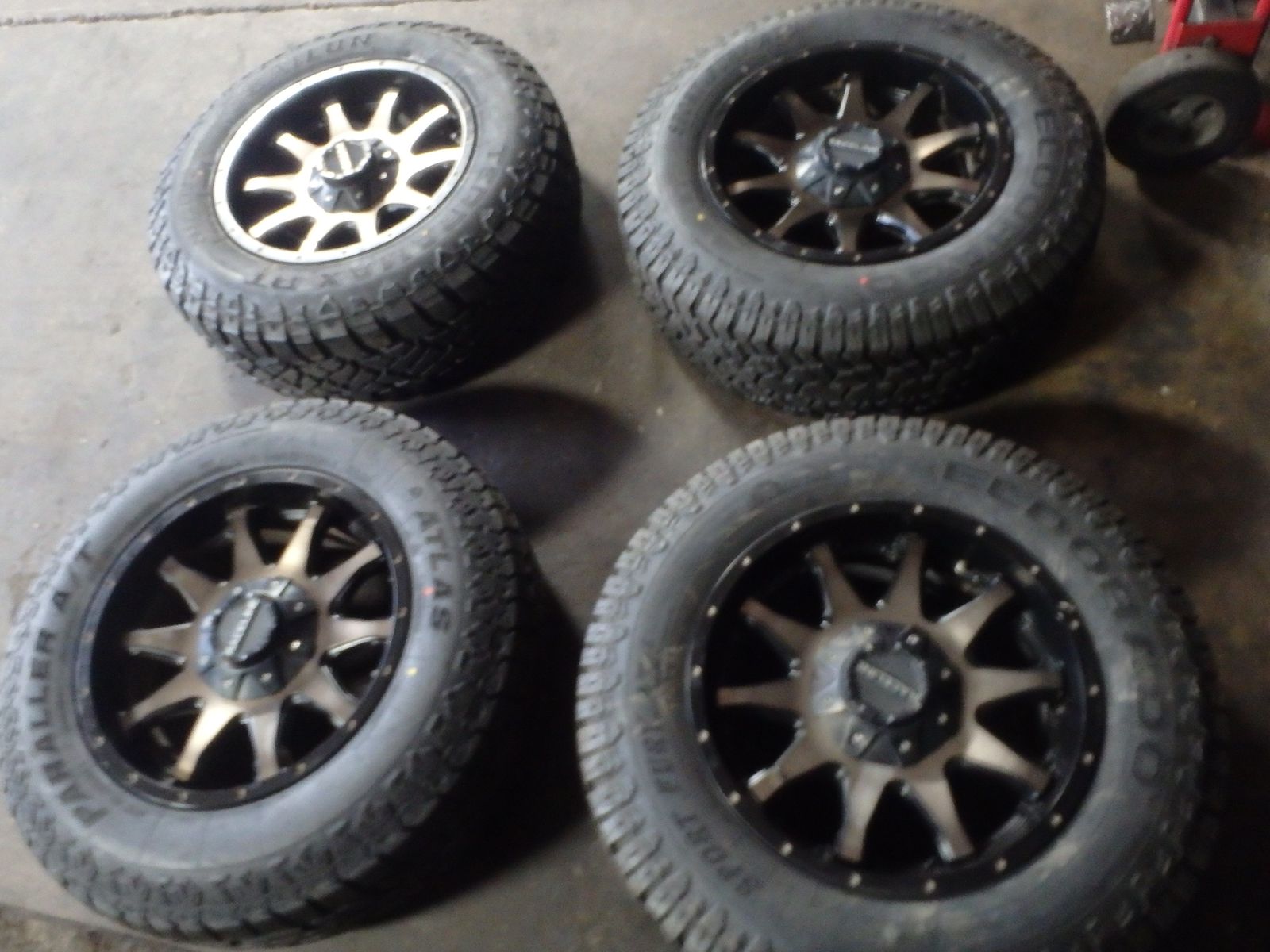 SET OF USED 18"RACELINE WHEELS 18x9 6x135/6X139=6X5.5 AND TIRES 255/70R18