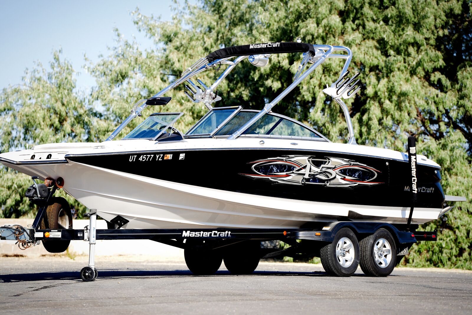 Fully Loaded 2005 MasterCraft X45 – New Engine, Warranty, Wakemakers Ballast