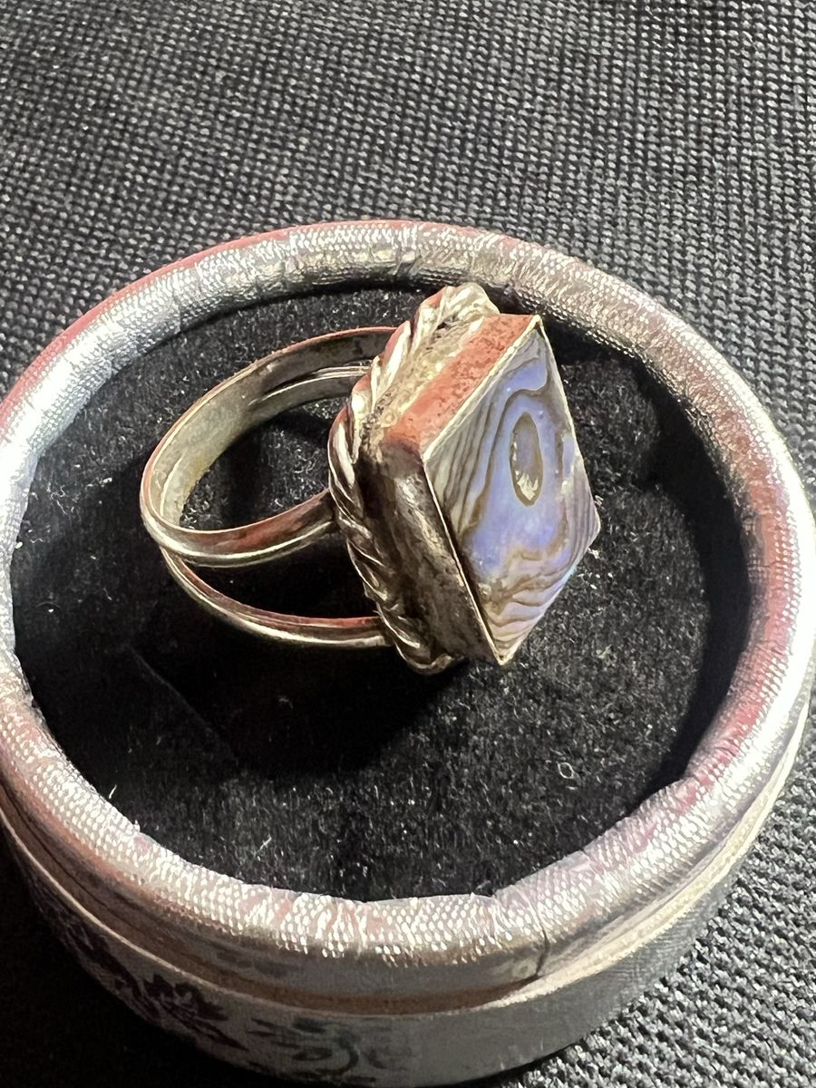 Main image 3