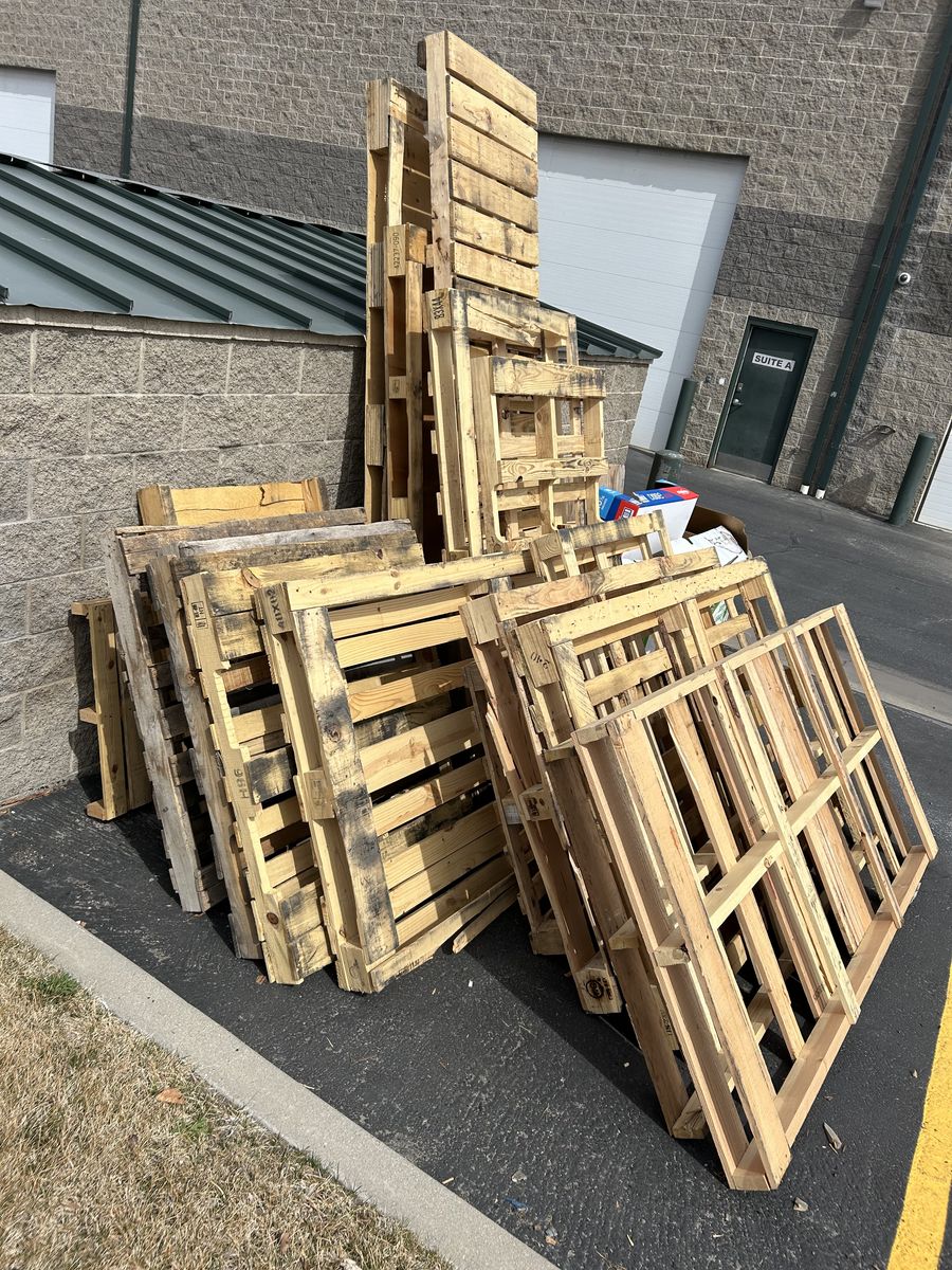 Free Pallets!