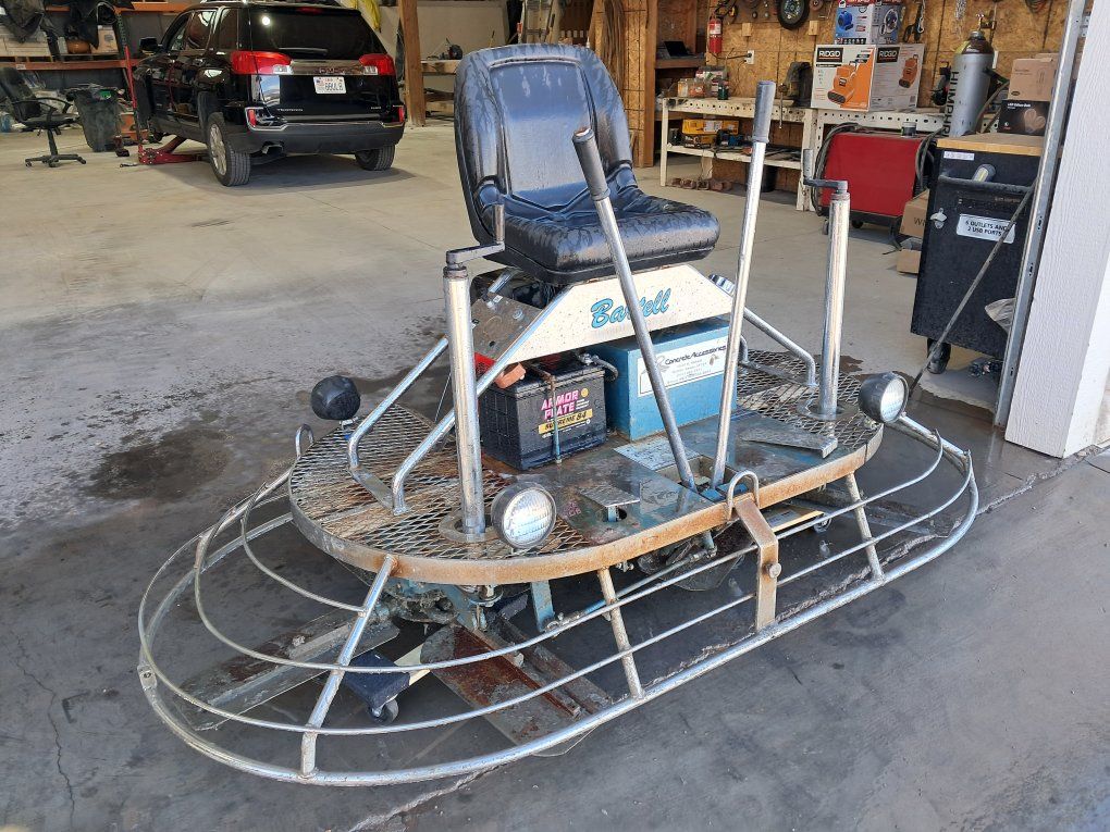 Barbell TS88 Ride on power trowel