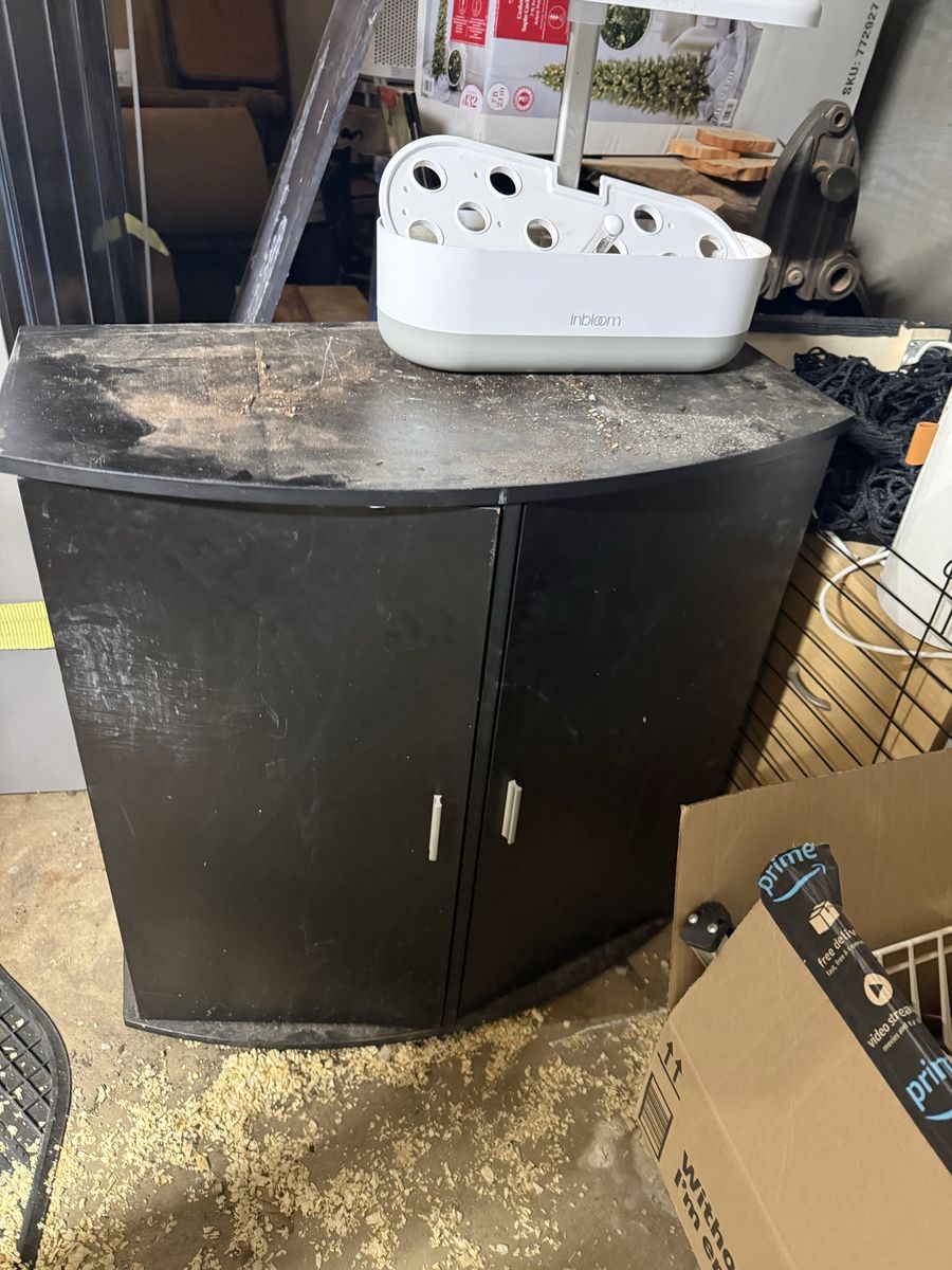 Fish tank stand