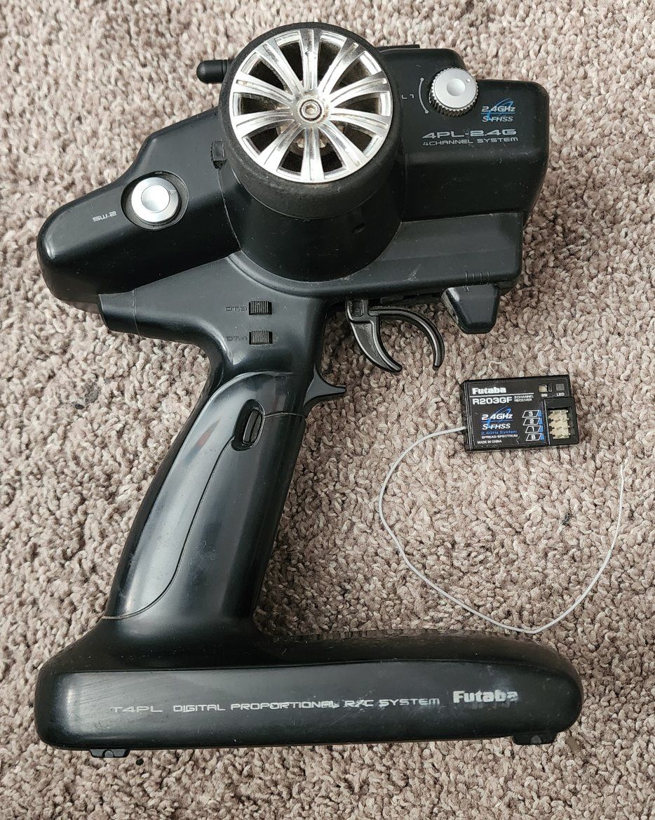 Futaba 4PL-2.4G transmitter with R203GF receiver
