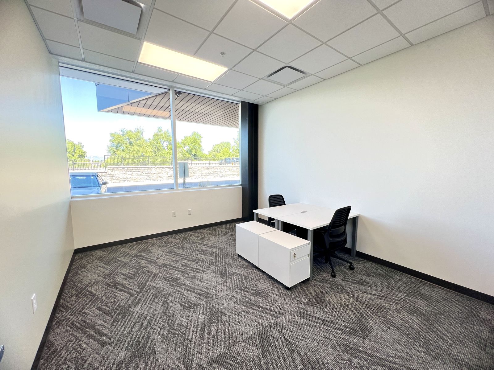 ️ Private Office. Professional Setting. Pay by the Day.