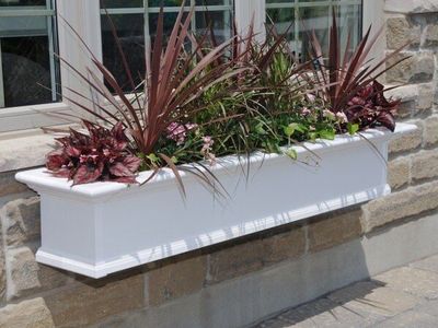 Mayne company 5' White Window box