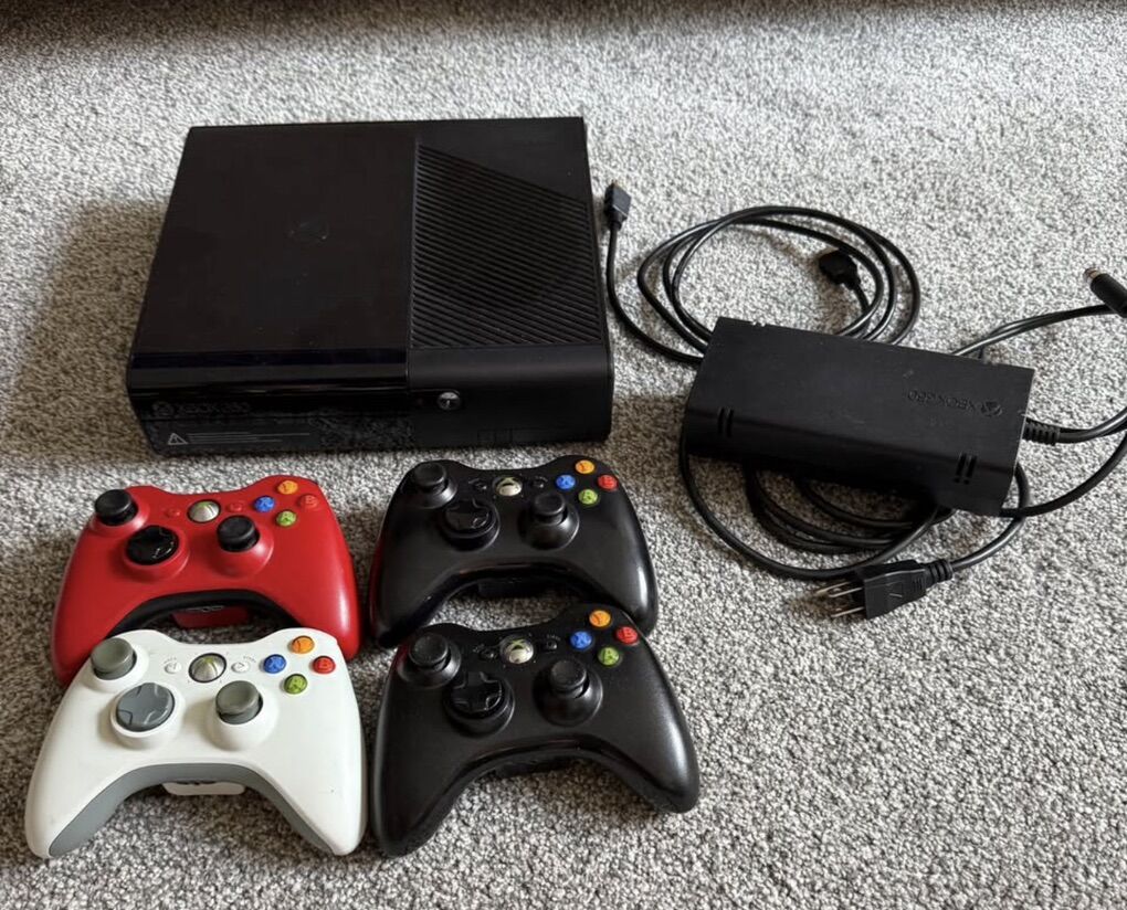 Xbox 360 E Bundle w/ RGH3 Mod (Games + 4 Contr)