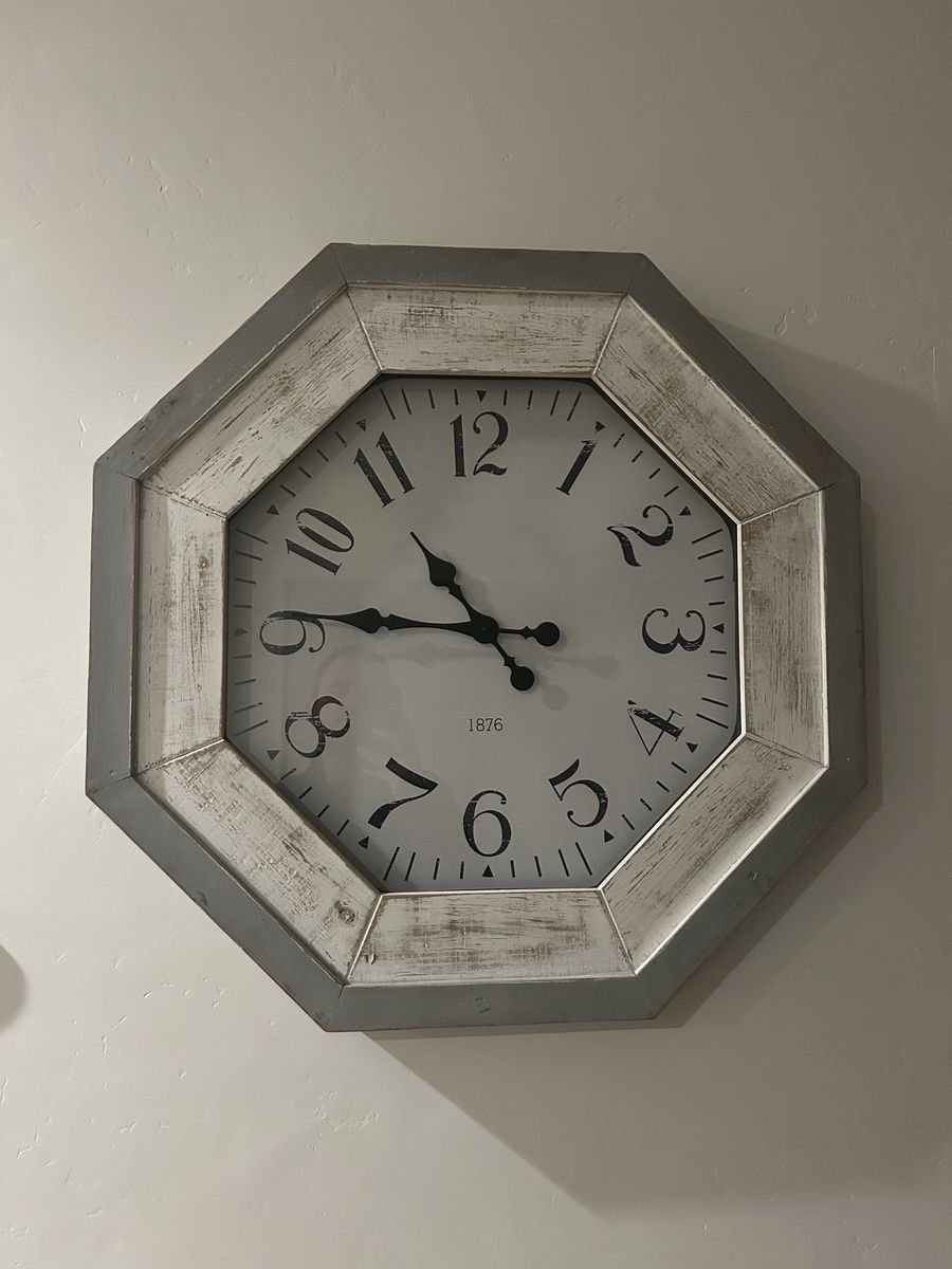 Large wall clock