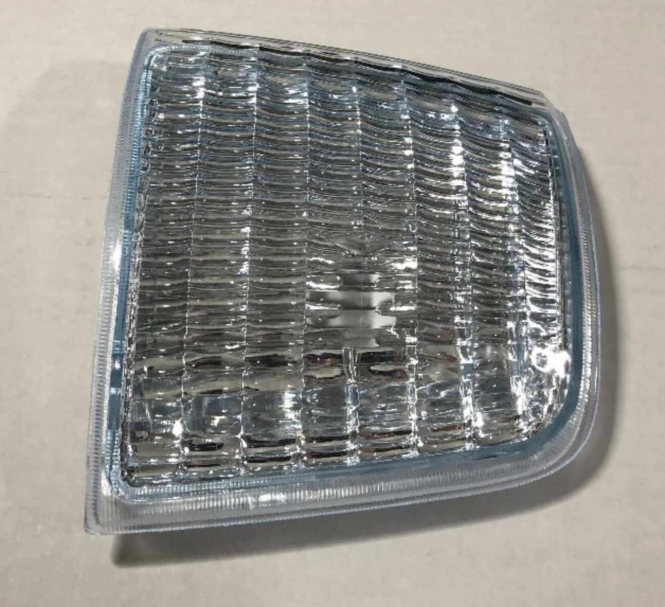 Front Left Side Marker Light For 1992-1996 F-150 Bronco FO2550110 F2TZ15A201D