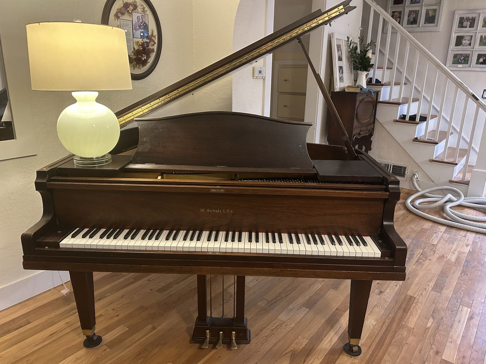 Grand Piano Schultz