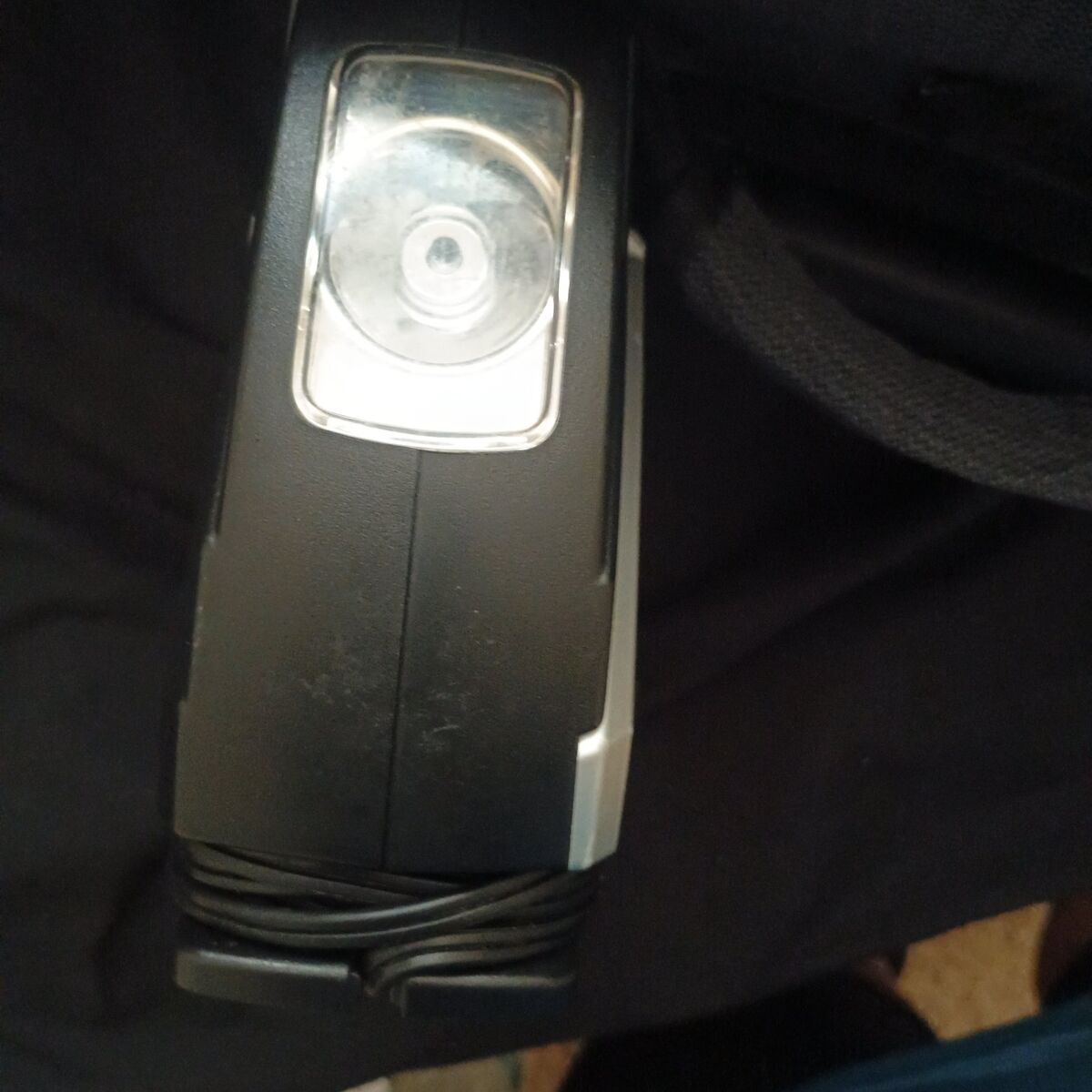 PORTABLE AIR COMPRESSOR FOR A CAR