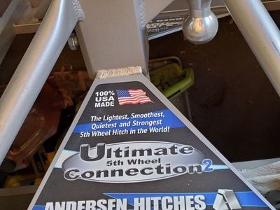 Fifth-Wheel Trailer Hitch