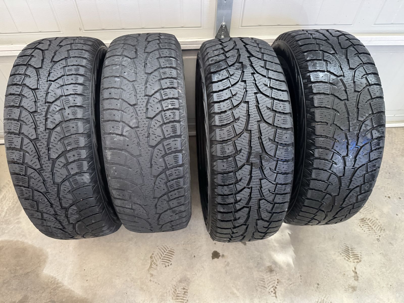 Set of 4 Used Winter / Snow Tires 235/60r18