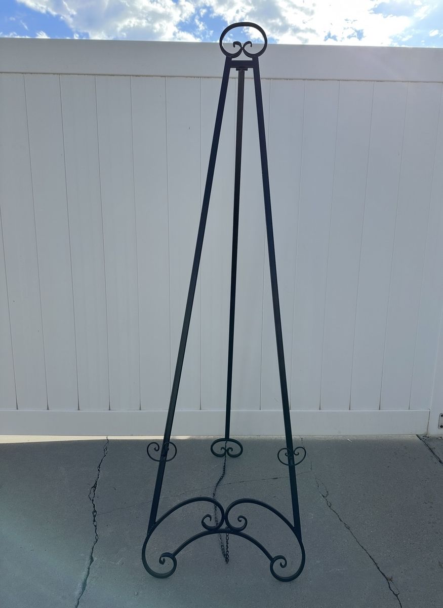 Nice Adjustable Tall Standing Easel