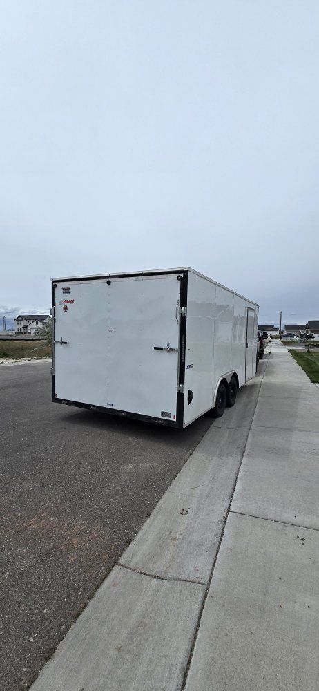 ​18ft Enclosed Trailer / Off-Grid Camper Setup – Solar & Side-by-Side Ready