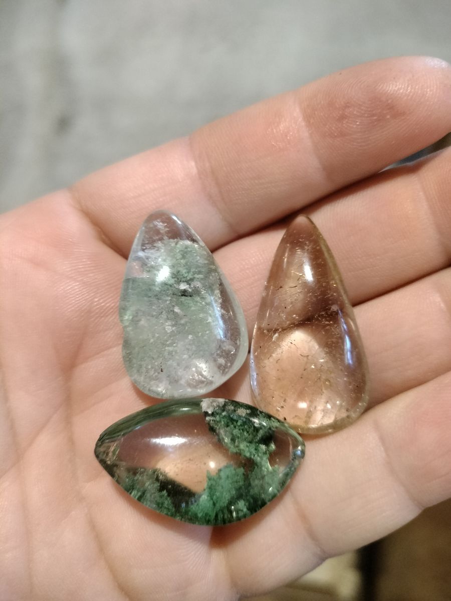 Garden quartz pandents