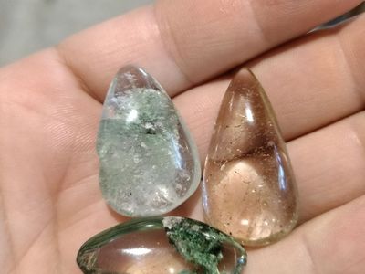 Garden quartz pandents