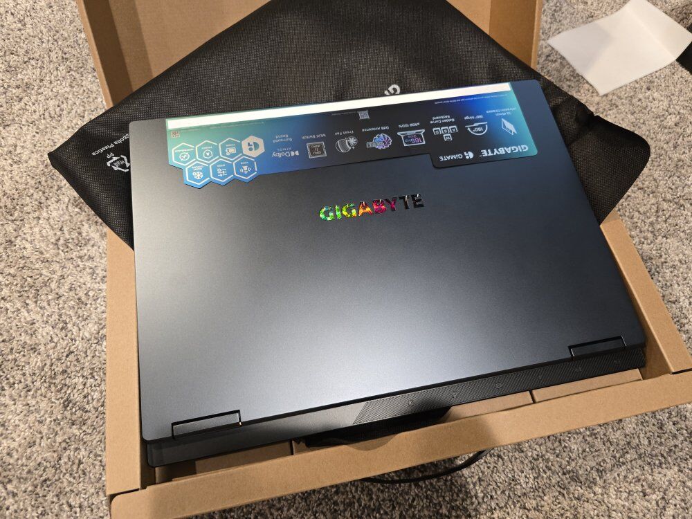 Gigabyte RTX 5070 Ti gaming laptop 32gb ram, 1tb