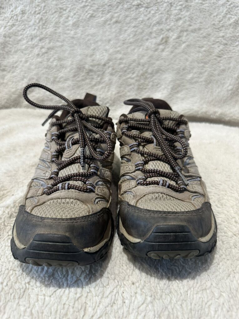 Merrell Women’s 7 Beige/Blue Trim Hiking Shoes