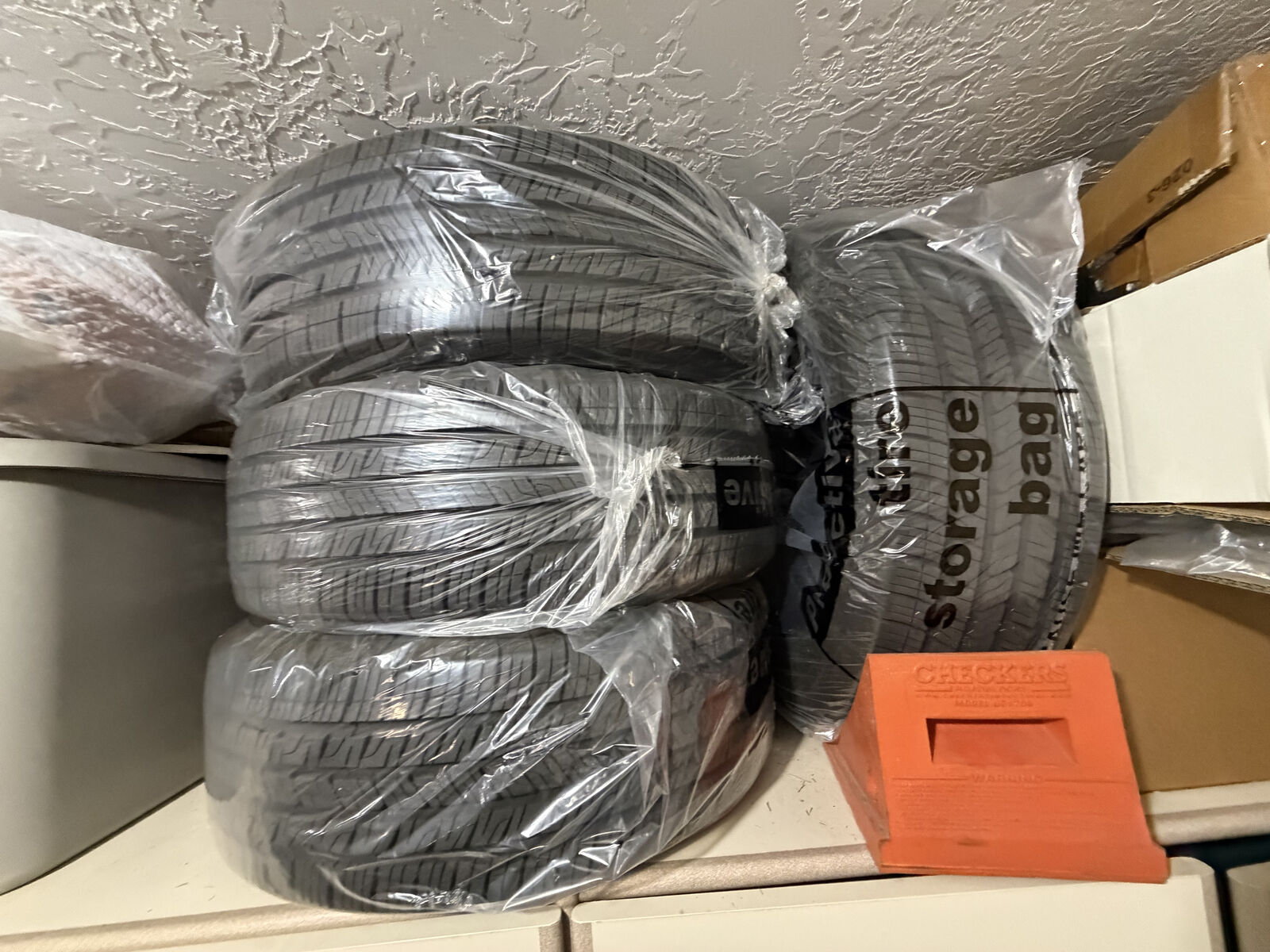 Tires: Set of 4 All-Season (205/60R16); Like-New