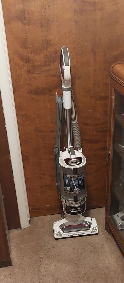 Shark Rotator UV560 Vacuum Cleaner
